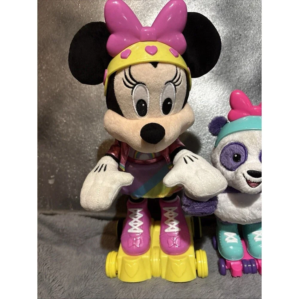 Disney Jr Roller Skating Party Minnie Mouse Interactive Sings Skates & Lights Up